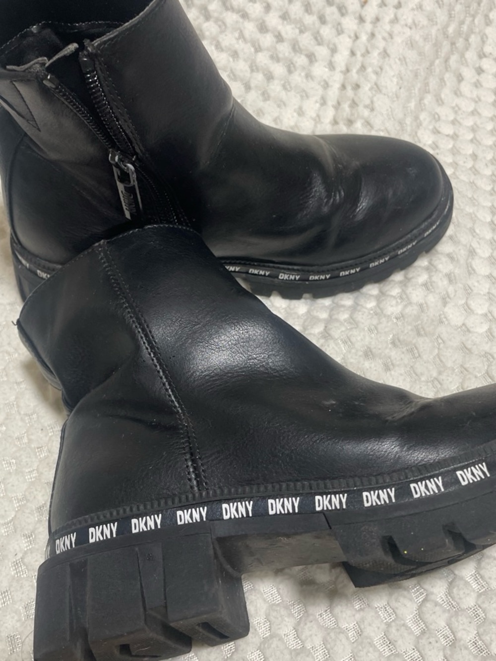 DKNY Black Leather Logo-Trim Chunky Ankle Boots